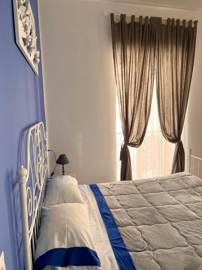 Vico Longo 25 - Ensuit Flat In The Heart Of Наполи Екстериор снимка