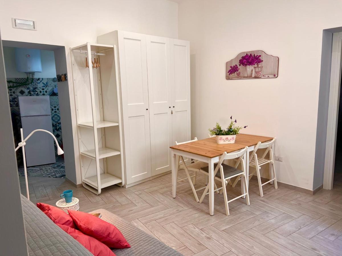 Vico Longo 25 - Ensuit Flat In The Heart Of Наполи Екстериор снимка